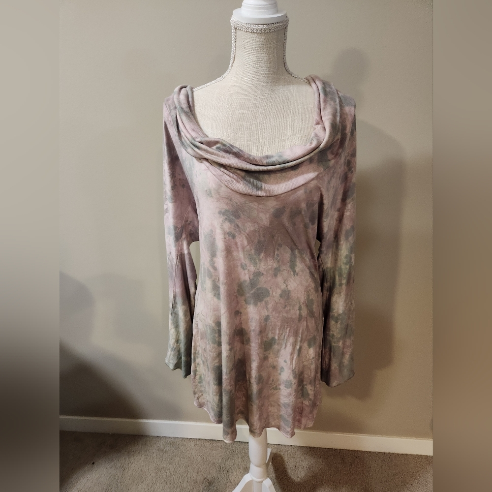 Young Fabulous & Broke women's size medium bell sleeve tie dye festival dress